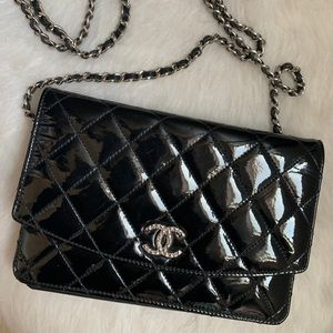CHANEL WALLET ON A CHAIN CROSS BODY